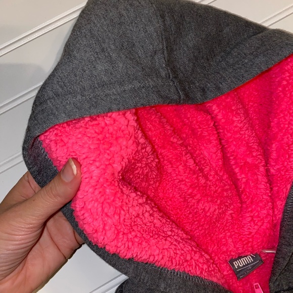 Girls Puma Thick Hoodie Sweatshirt Thick Fuzzy Lined Grey Pink Size 14/16 Large - Picture 6 of 7